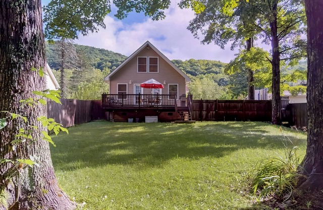 Schönes BelleHouse - Creekside in den Catskills