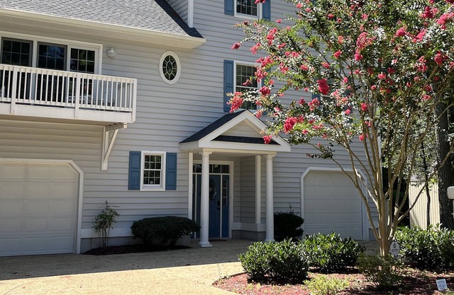 Beautiful Bethany House in Salt Pond 1.5 miles from beach