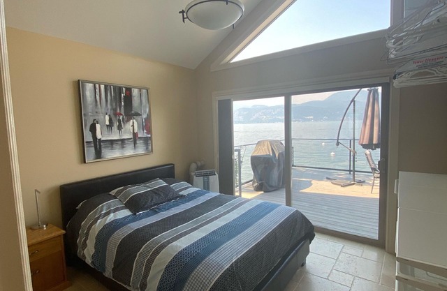 Beautiful Blind Bay Waterfront Home !
