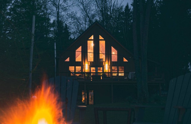 Schönes Blue Ridge Lake House
