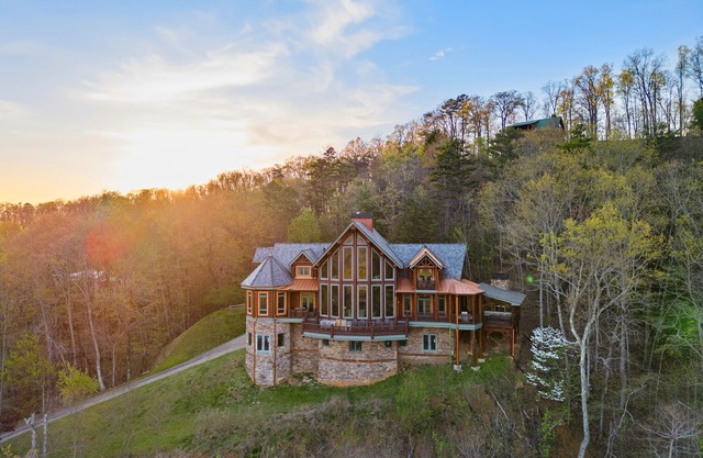 Blue Ridge Kabine mit Tri-State-Blick, Theaterraum und mehrere Decks