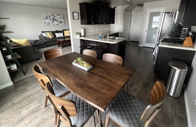 Beautiful Bluffdale Townhouse