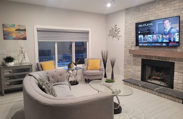 Beautiful, brand-new home steps to Wabamun Beach