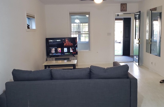 Beautiful bungalow in a very friendly and quite neighborhood. Close to amenities