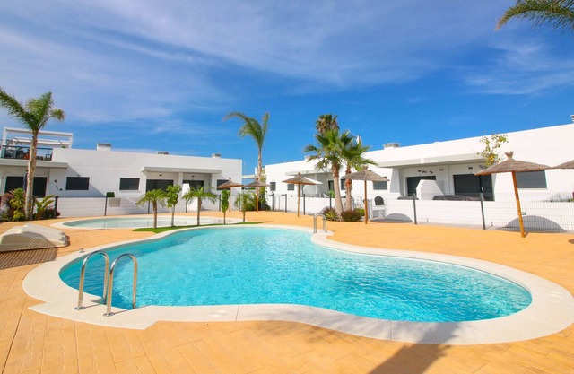 Beautiful Bungalow near the sea with all-inclusive pool