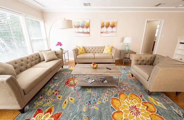 Beautiful Burbank Hills Home with Arcade, Movie Theater & Pool Table