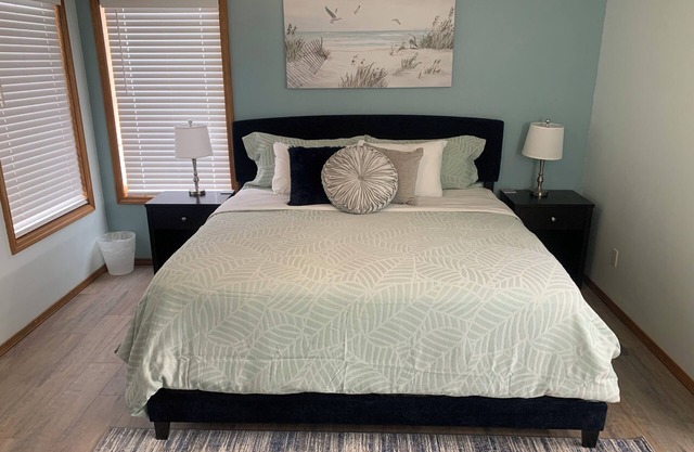 Beautiful Burley Home Sweet Home! King Bed!!