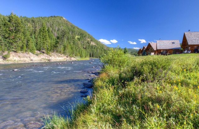 Luxuskabine auf dem Gallatin River in Big Sky, MT! In der Nähe von Big Sky & Yellowstone!