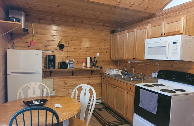 Beautiful Cabin #4 Ski, golf, hunt, snowmobiling, ATV