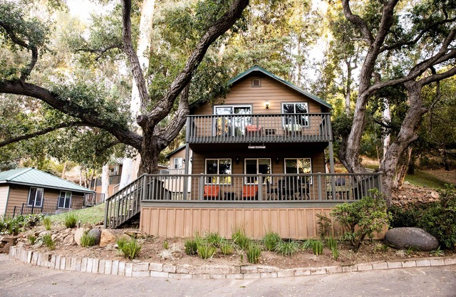 Beautiful Cabin Hidden in San Pasqual Valley