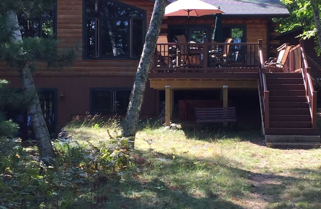 Wunderschöne Hütte, umgeben von Seeblick und Wald im Nordwald von Wi