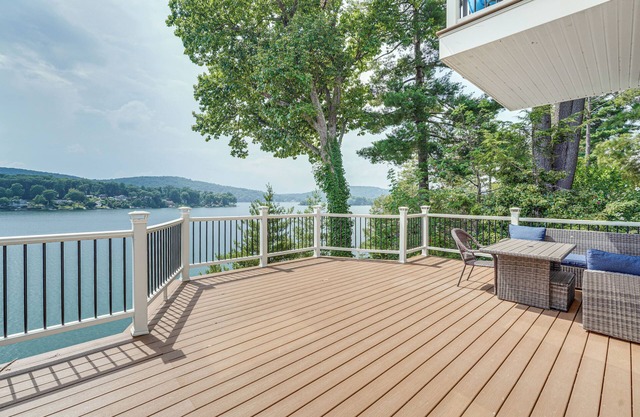 Beautiful Candlewood Lake House w/ Private Dock!
