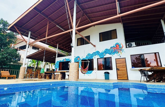 Beautiful Carillo poolside condo w/ AC! Location+