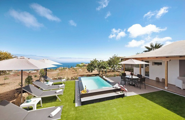 Schönes "Casa Adayeim 1" mit Pool, WLAN, Terrassen, Blick auf das Meer und die Berge