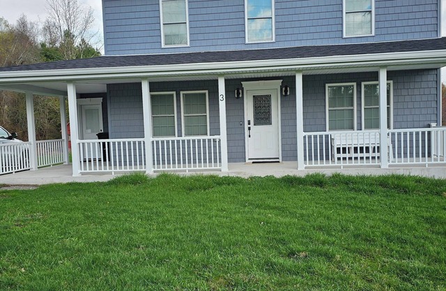 Charming 3 bedroom 2 bath home in lovely Woodbourne.