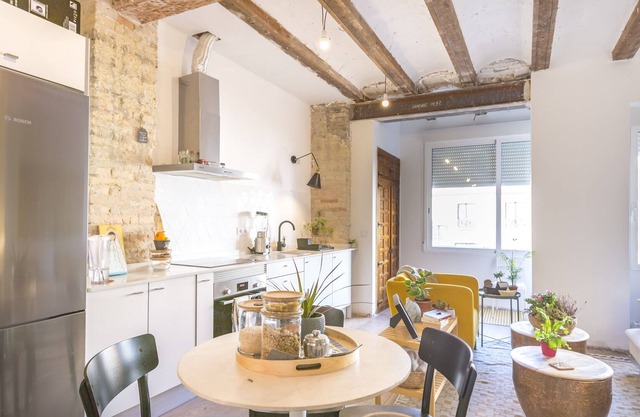 Beautiful Central Apartment
