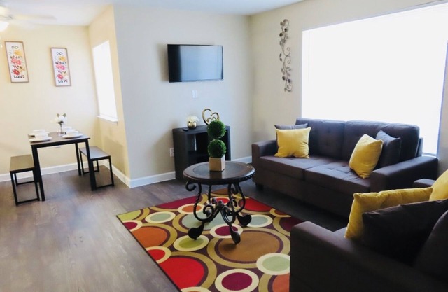 Beautiful centrally located apartment in the Woodlands