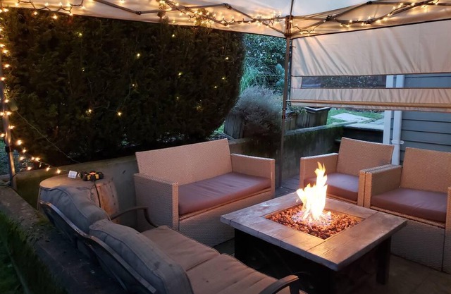 Vancouver Villa! 2 Wohnungen mit 3 Suiten!