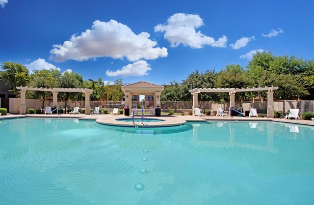 Beautiful Condo Across From Sloan Park Home to Cubs Spring Training