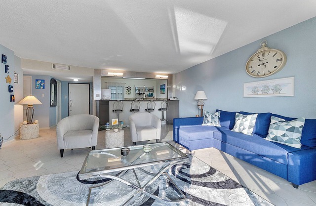 Beautiful Condo on the Beach in Freeport!