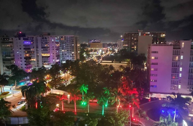 Beautiful condominium with an impecable view to the ocean and city avenues