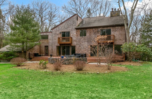 beautiful contemporary house , only one hour from Manhattan