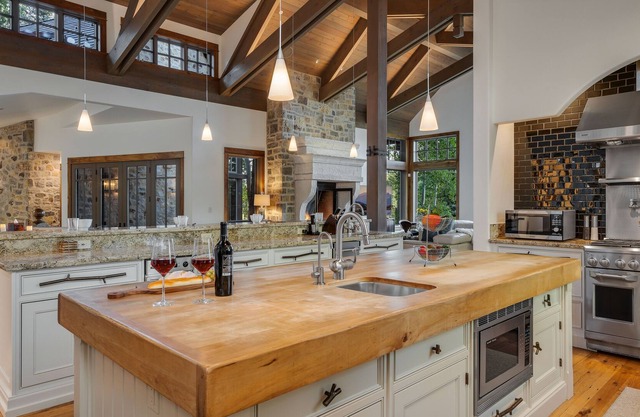 Beautiful Cordillera Ranch luxury home! Spectacular location and views!