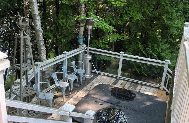 Beautiful Cottage on Lake Muskoka w/ Hot Tub