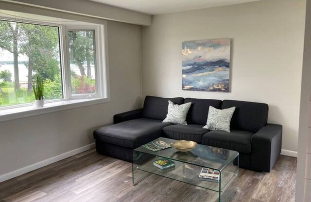 Beautiful Cottage directly on Lake Simcoe