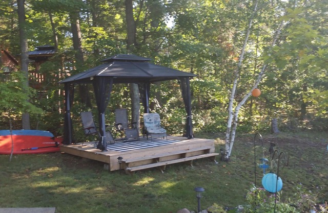 Beautiful Cottage on a Stunning Lake, Great for Family and Friends!