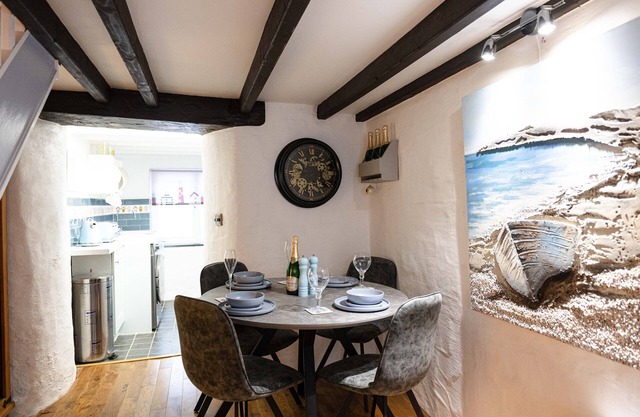 Beautiful cottage seconds from the famous picturesque harbour at Mevagissey