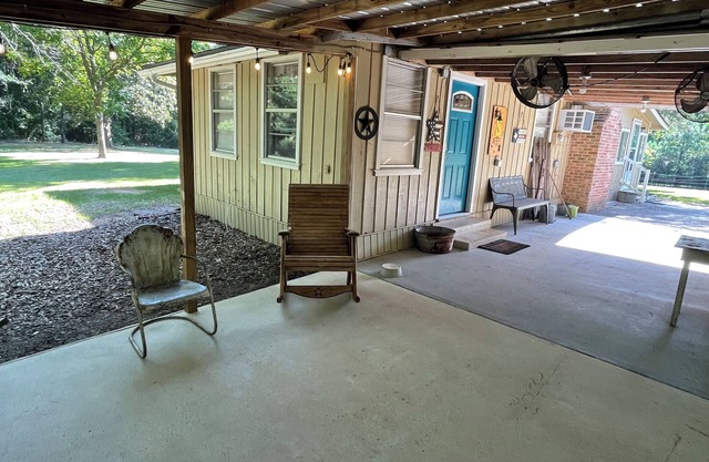 Beautiful Country Home on 11 Acres Near Toledo Bend Lake.