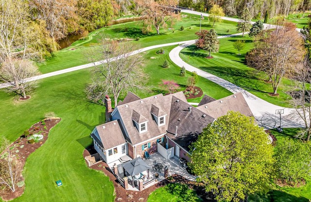 Beautiful country home (3800 sq ft) on 4 acres with river frontage - 10 beds!