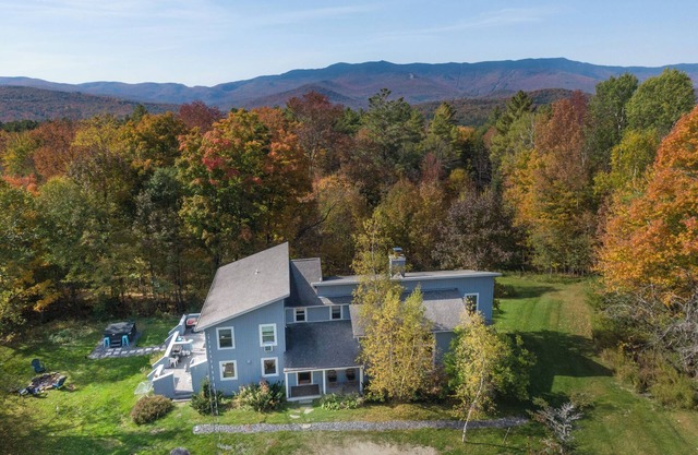 Beautiful Country Home with Hot Tub & Pool Table