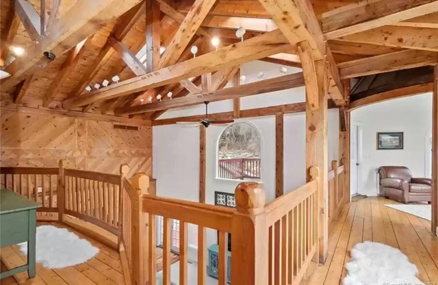 Beautiful Country Lodge with Private Heated Indoor Pool