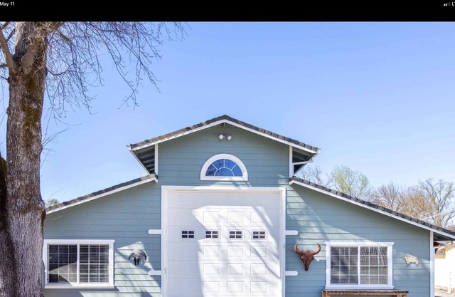 Beautiful country ranch home 2 acres, close to Bethel great pool-3 night minimum