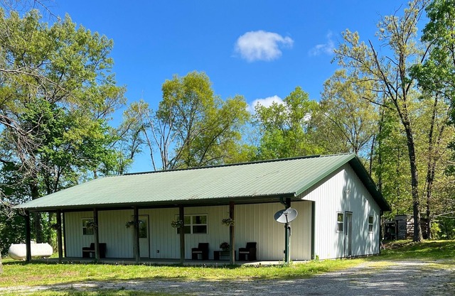 Beautiful County House. Perfect Nature Getaway/Hunting/Relaxing