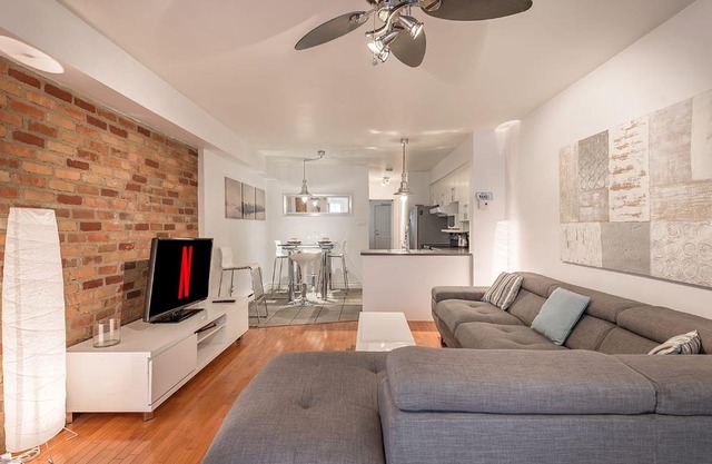 Beautiful & Cozy 1BedR in Downtown