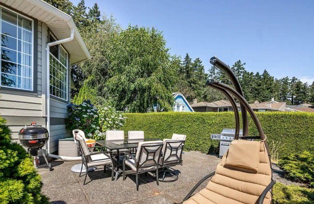 Beautiful - cozy accessible suite 15 mins to downtown Victoria |AC |Free Parking