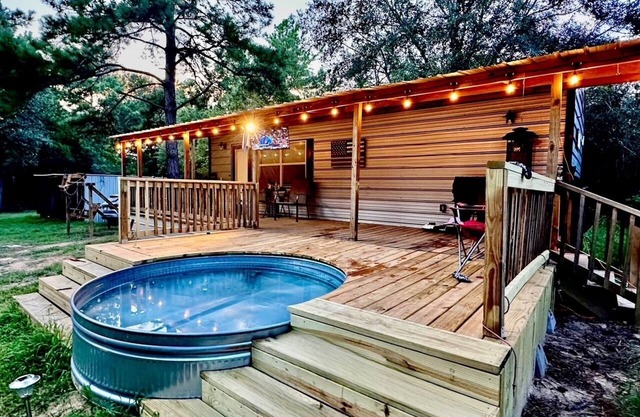 Beautiful cozy cabin on 5 secluded acres in Navasota, TX.