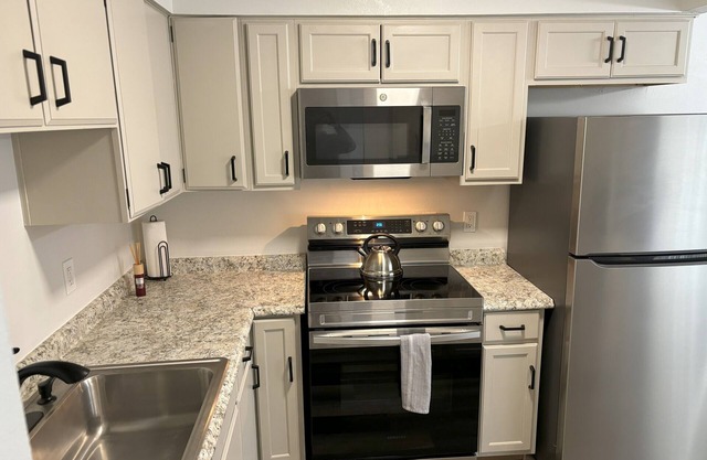 Beautiful Cozy Family Apt Near Park
