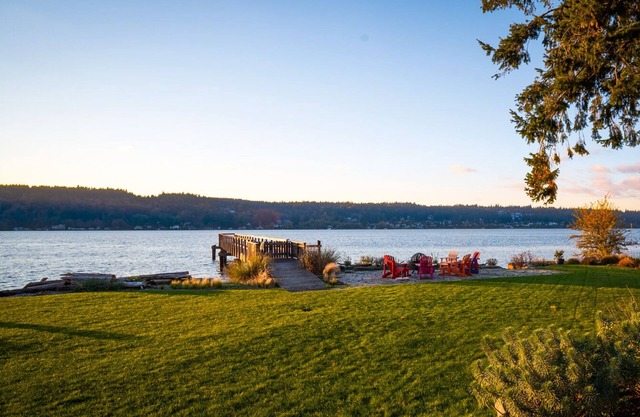 Beautiful Crystal Springs - Private Beach & Views