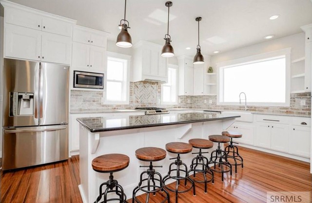 Beautiful custom home overlooking the Snake River valley