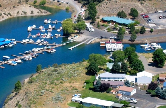 Wunderschönes Custom Home am Lake Roosevelt 2 privaten Morgen! Super Aussicht! 12+