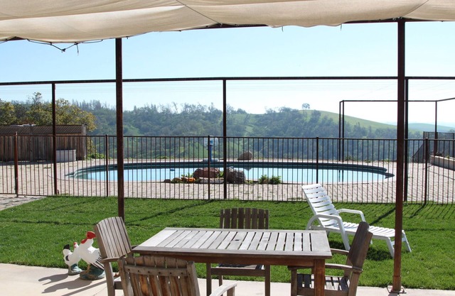 Wunderschönes Custom Home auf einem Hügel, 360 Ansichten, Herz des Weinlandes