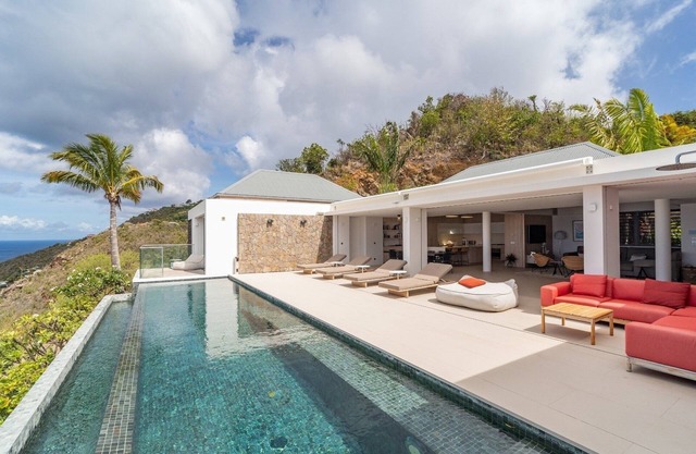 Beautiful D'Zir Luxury villa