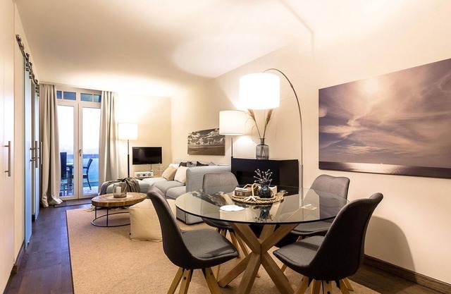 Schönes Nordsee-Apartment mit Sauna, sonnigem Balkon und wunderschönem Landblick
