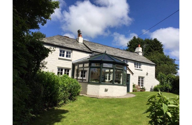 Beautiful detached Cornish cottage