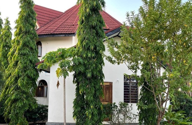 Beautiful Diani 4 bedroom villa with pool