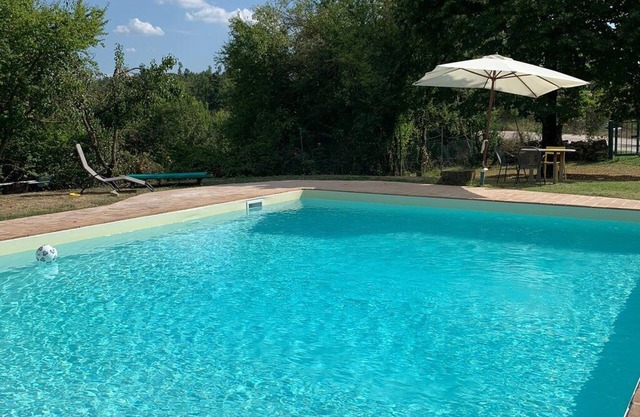 Bauernhaus aus dem 16. Jahrhundert mit Pool. 10 km von Gubbio entfernt.